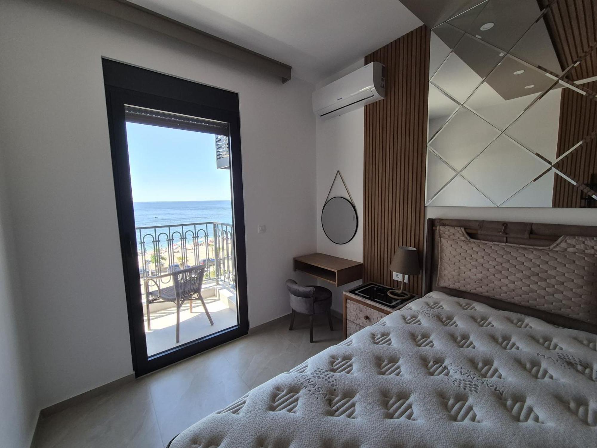 Vienna Luxury Apartments Dobra Voda Bagian luar foto
