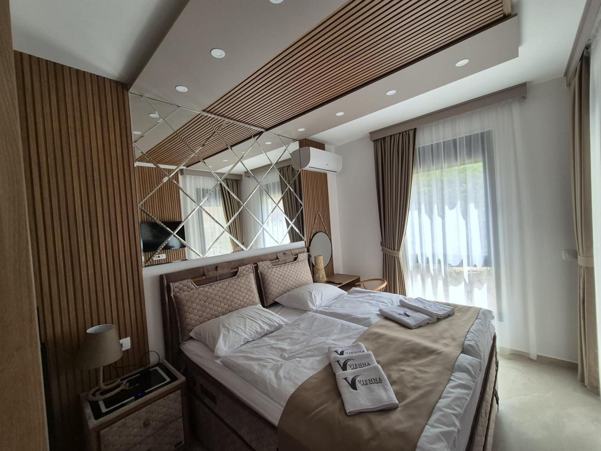 Vienna Luxury Apartments Dobra Voda Bagian luar foto