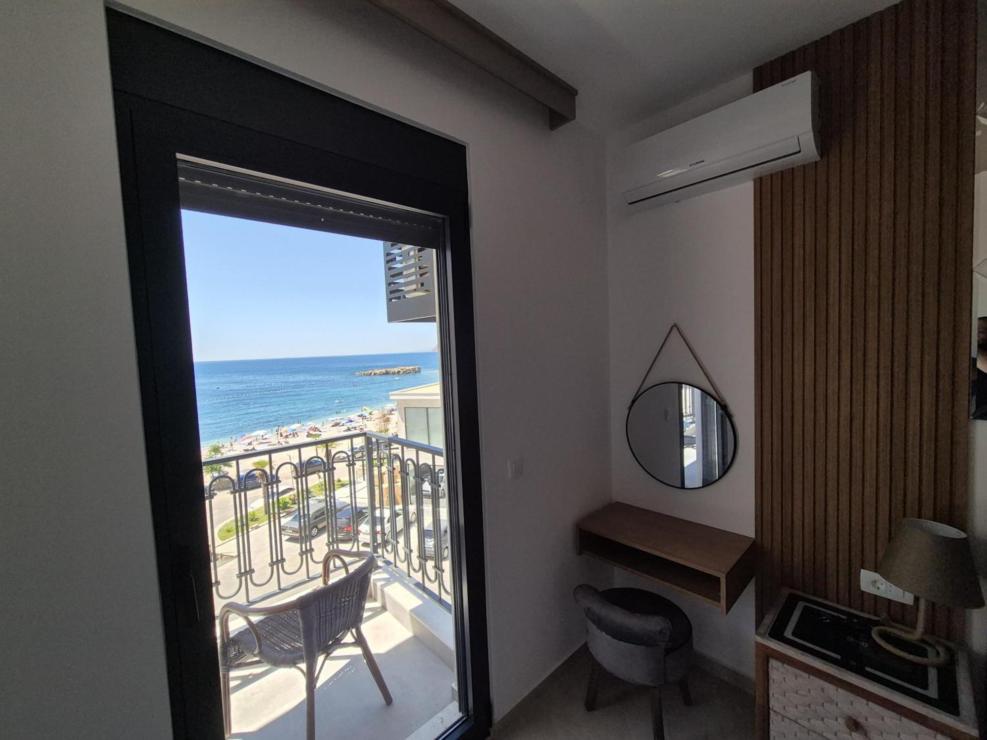 Vienna Luxury Apartments Dobra Voda Bagian luar foto