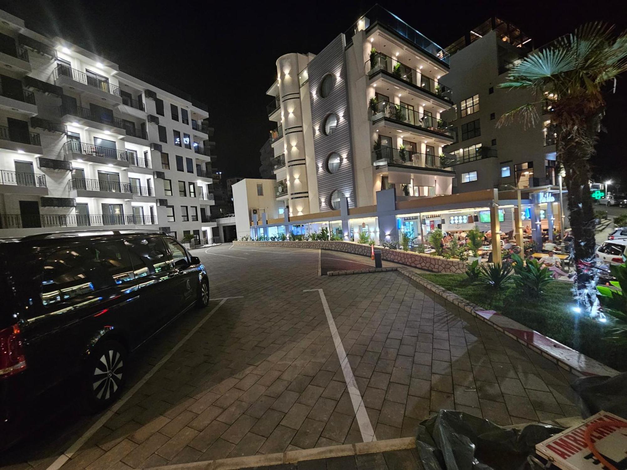 Vienna Luxury Apartments Dobra Voda Bagian luar foto