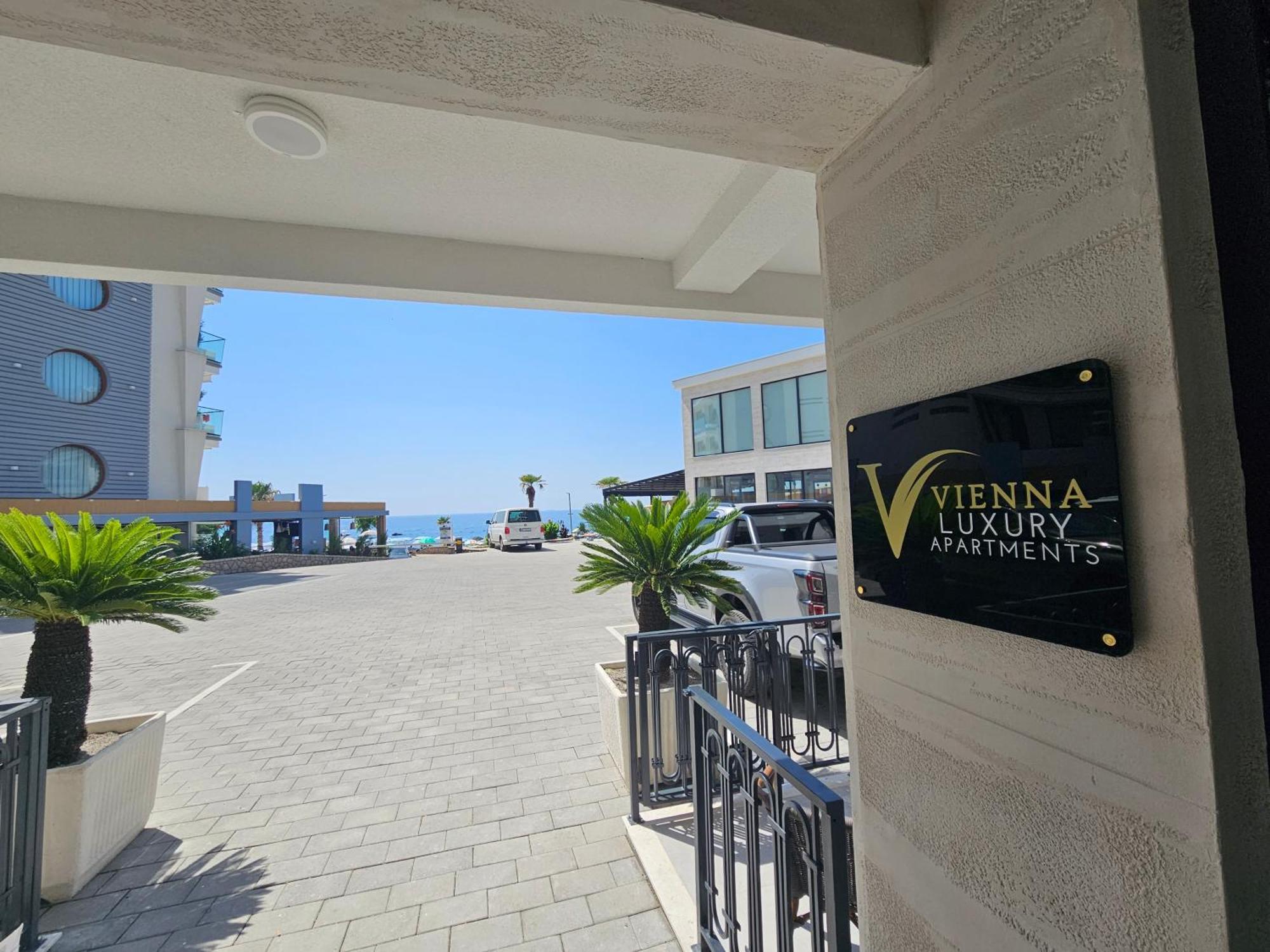 Vienna Luxury Apartments Dobra Voda Bagian luar foto