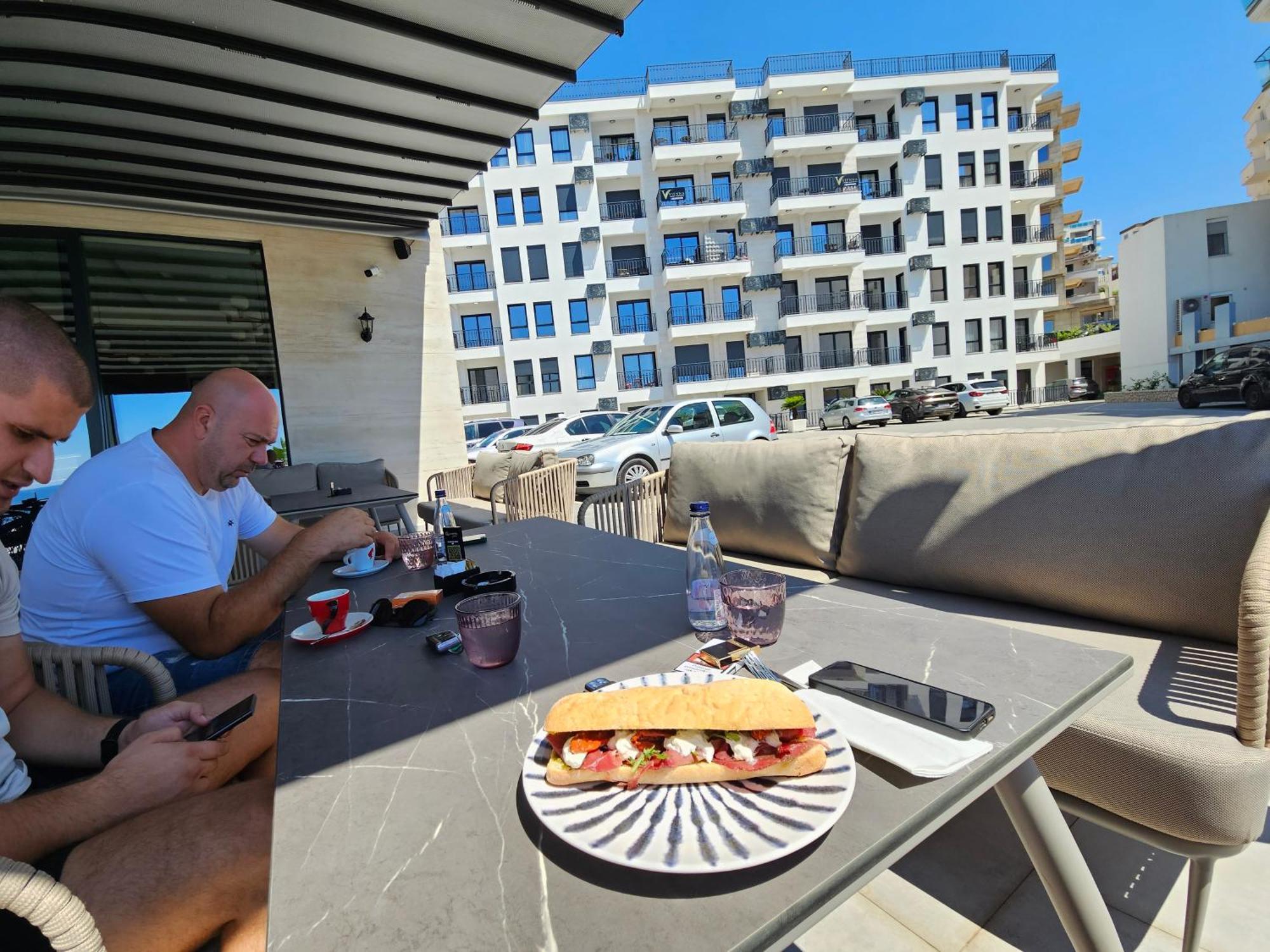 Vienna Luxury Apartments Dobra Voda Bagian luar foto
