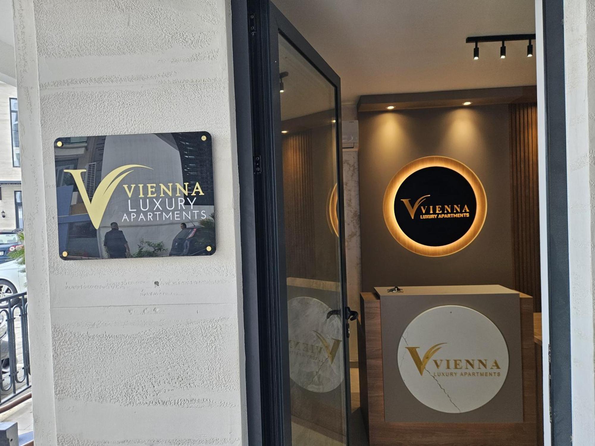 Vienna Luxury Apartments Dobra Voda Bagian luar foto