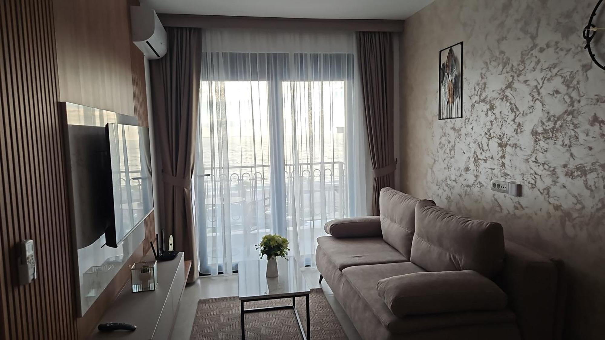 Vienna Luxury Apartments Dobra Voda Bagian luar foto