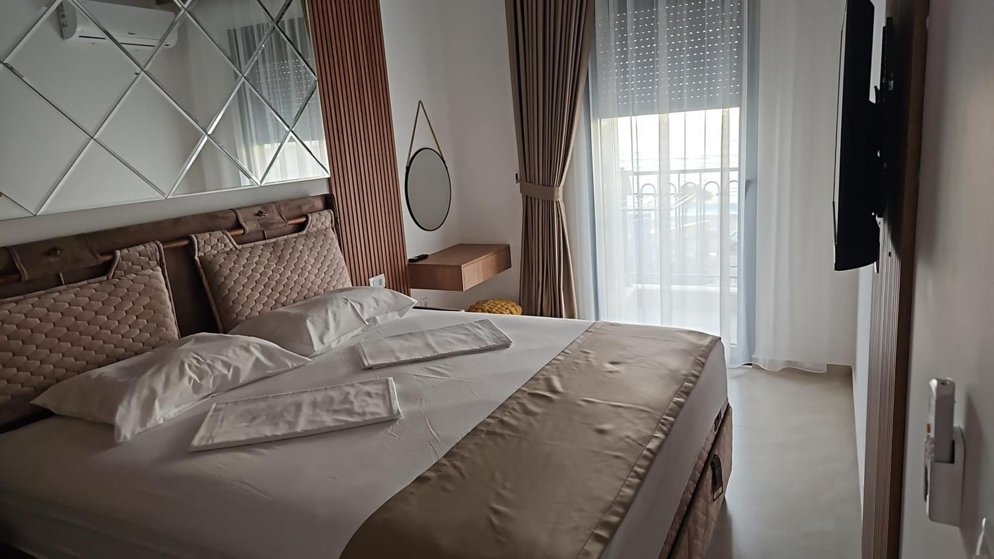 Vienna Luxury Apartments Dobra Voda Bagian luar foto